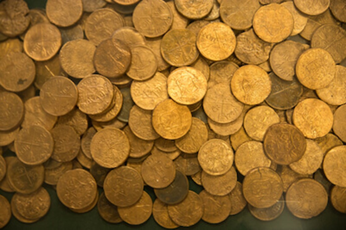 Exchanging cash for digital currency: coins